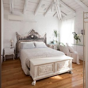 Camera con letto king size